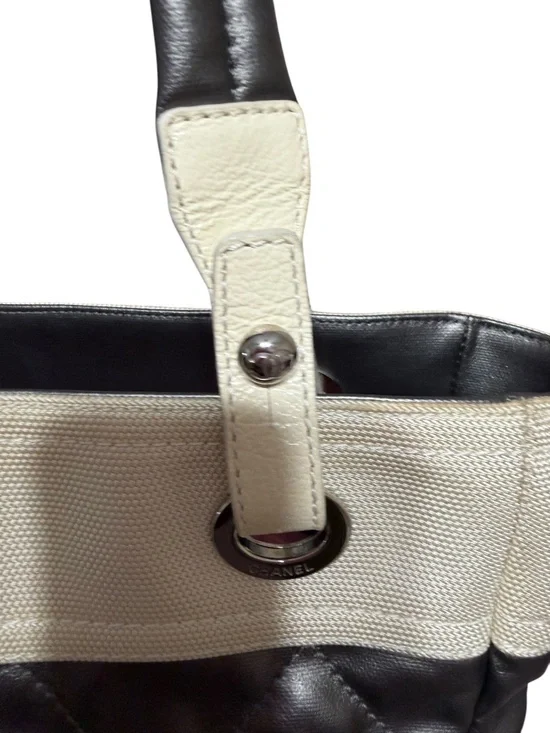 Chanel Biarritz PM Shopper – Metallic Silver/Ivory – Rare Color - Picture 5 of 16